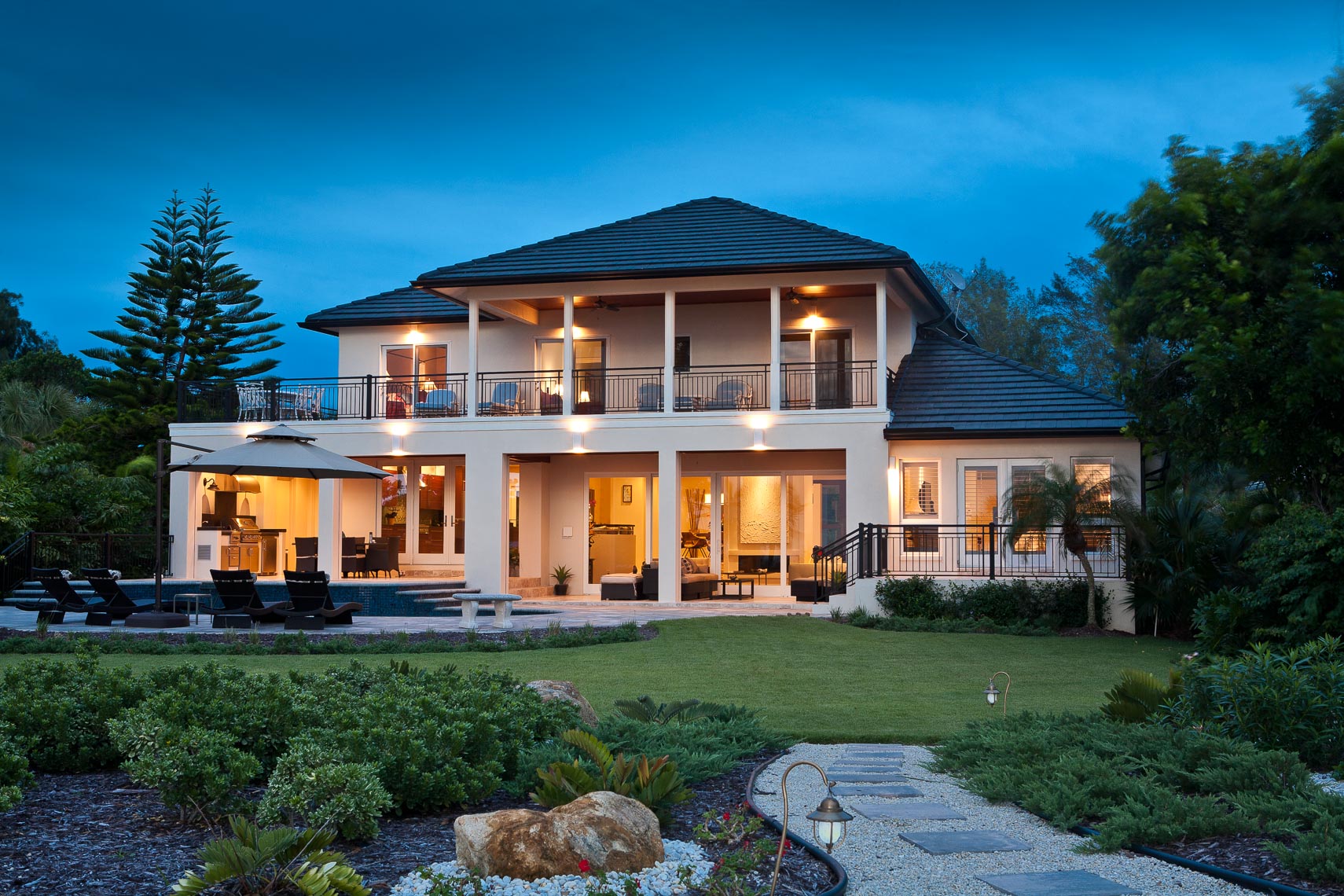 Contemporary Home - Mark Borosch Photography - Casey Key, FL