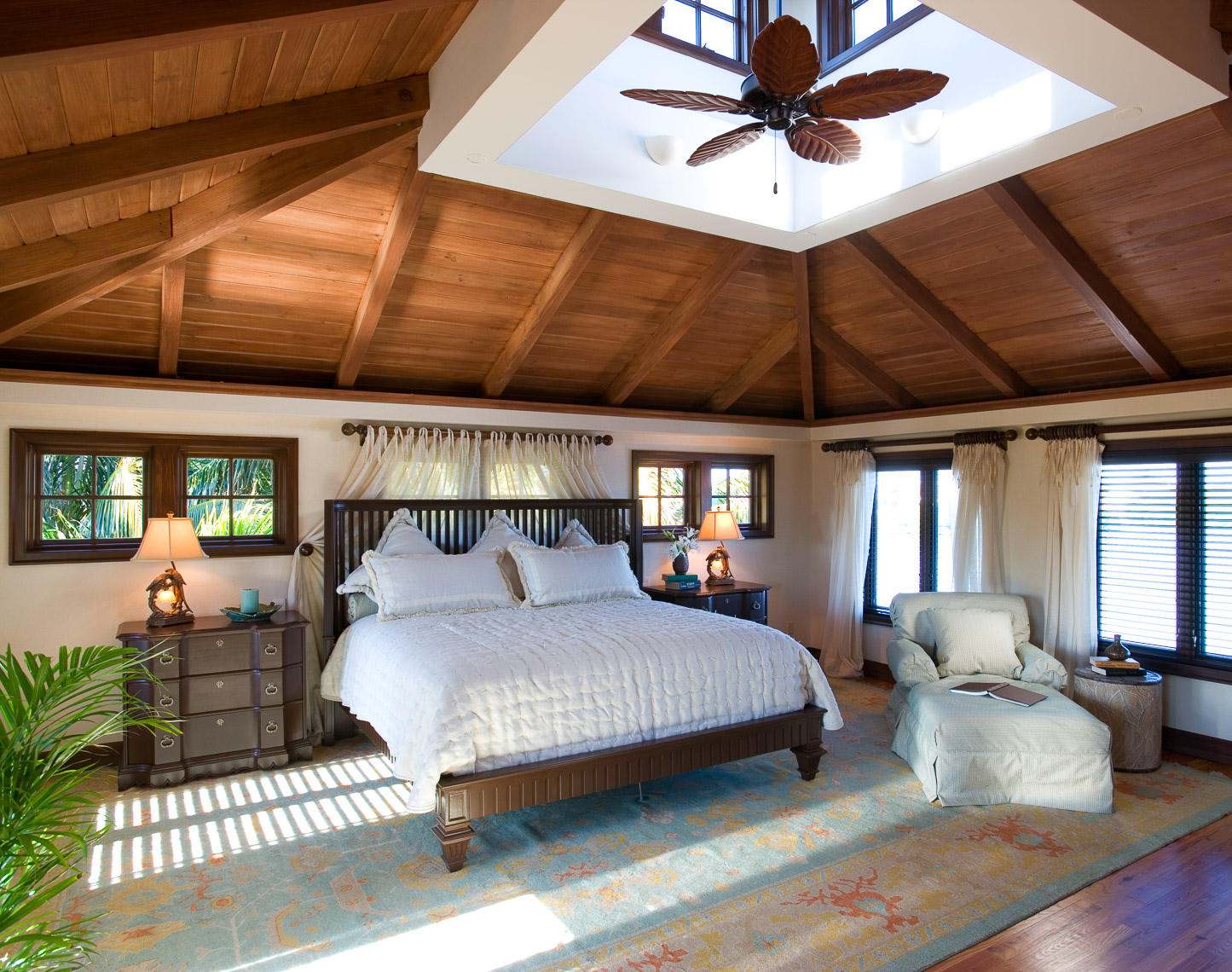 Beach Style Bedroom - Mark Borosch Photography - Longboat Key, FL
